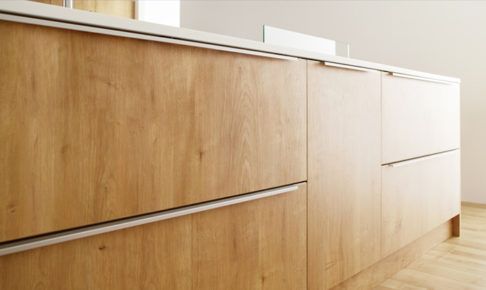 162　システムキッチン　機能とデザインのバランスで扉に最適な素材を選ぶ