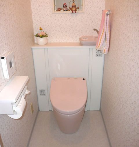 クロスとトイレのリフォーム　